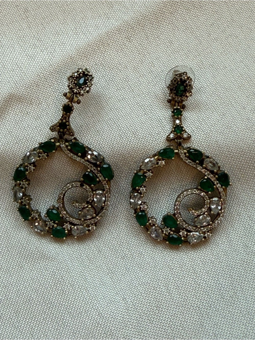 Vintage-Inspired Green Crystal Drop Earrings